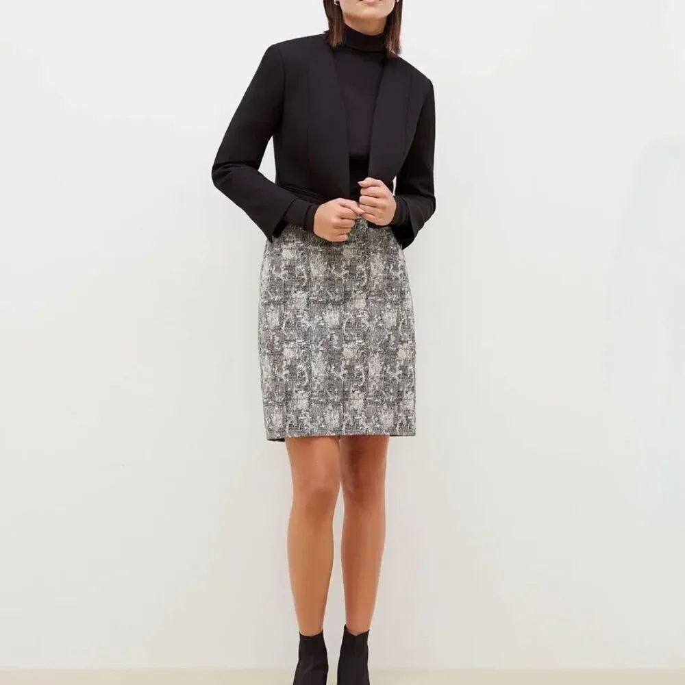M.M. LaFleur The Noho Pencil Skirt in Crackle Print size 4